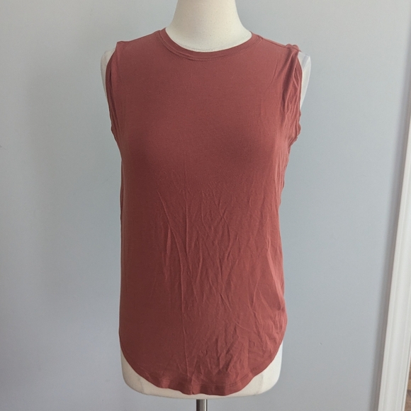 Women's Lululemon Burnt Orange Workout Top Large Approx - Picture 1 of 6